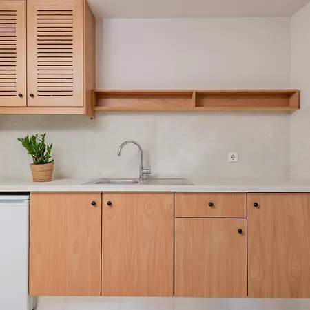 View 3* Αλυκών