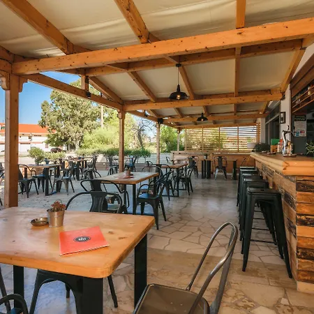 View Ξενοδοχείο με διαμερίσματα 3*