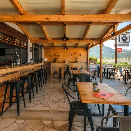 Ξενοδοχείο με διαμερίσματα View