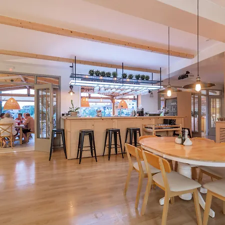 Ξενοδοχείο με διαμερίσματα View Αλυκών